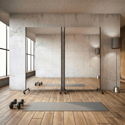 Bruchsichere & ultraleichte Spiegelwand - mit montierbaren Rollen